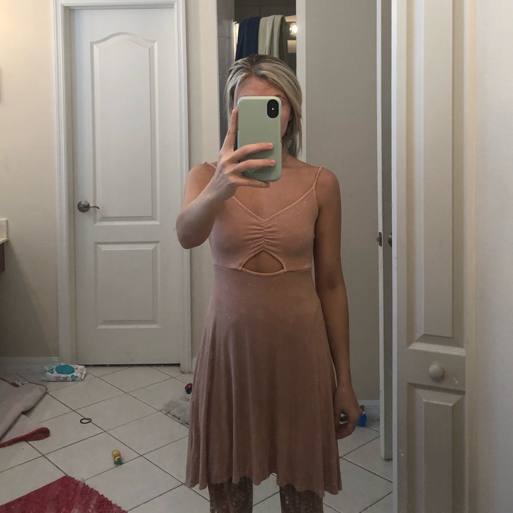 Dress - Picture 3 of 3